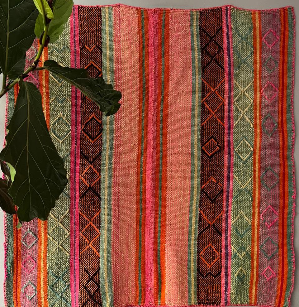 Decora con textiles de Moiras, para espacios bohemios y llenos de personalidad.